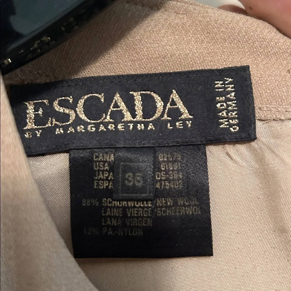 Escada Beige Wool Blend Garment - Picture 2 of 4